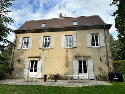 Maison de maîtres - 716 m² - 13 pièces