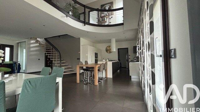 Maison de maîtres - 185 m² - 7 pièces