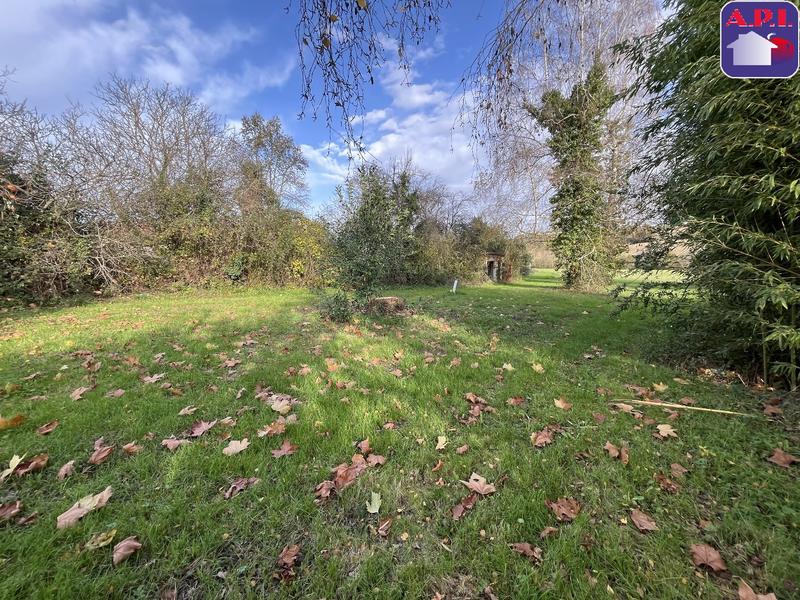 Terrain constructible - 901 m²