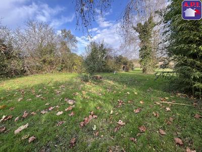 Terrain constructible - 901 m²