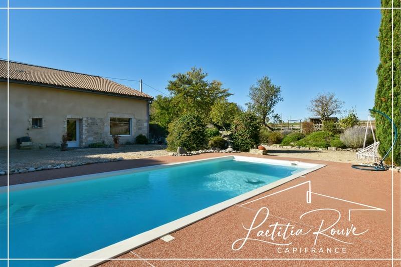 Maison - 370 m² - 8 pièces