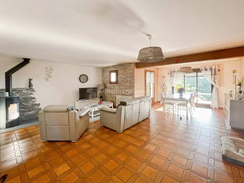 Maison - 181 m² - 8 pièces