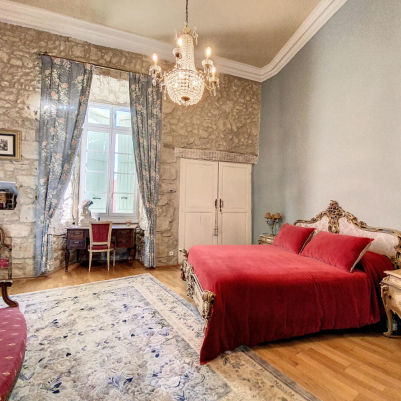 Demeure - 800 m² - 17 pièces