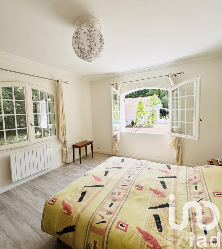 Maison - 214 m² - 8 pièces