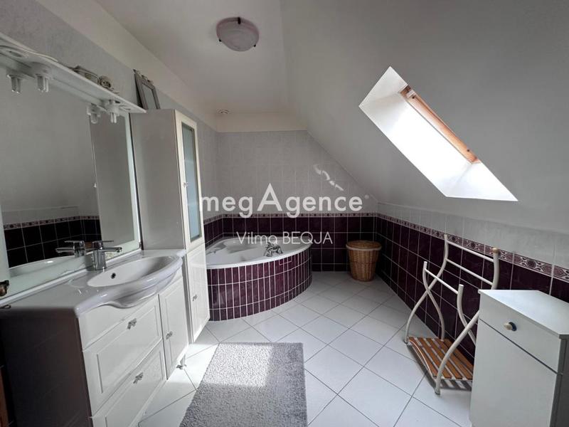 Maison - 163 m² - 7 pièces