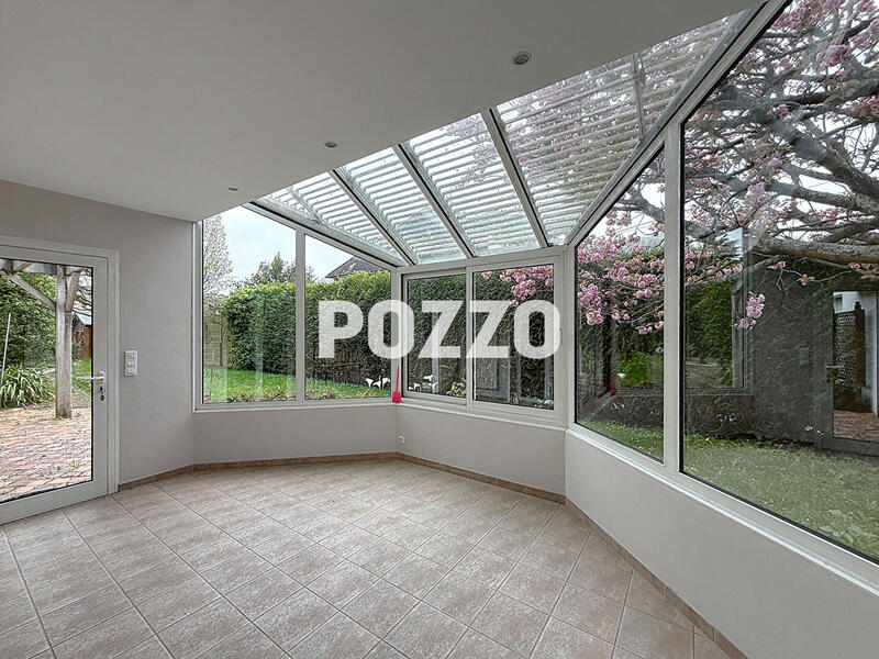 Maison - 256 m² - 8 pièces