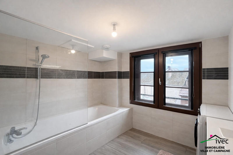 Appartement - 85 m² - 3 pièces