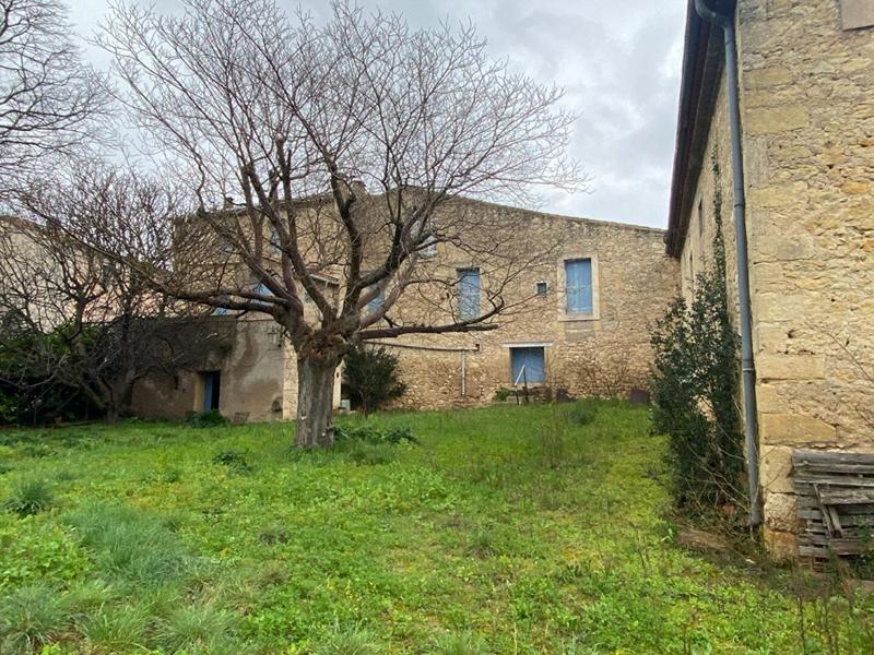 Maison - 250 m² - 13 pièces