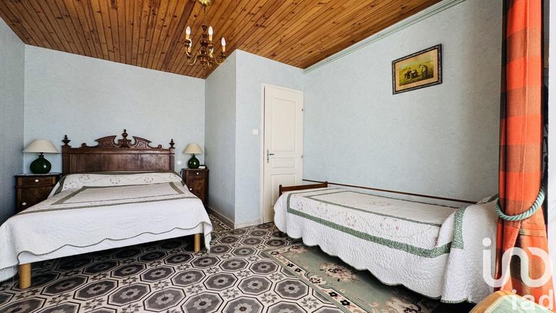 Maison - 375 m² - 13 pièces