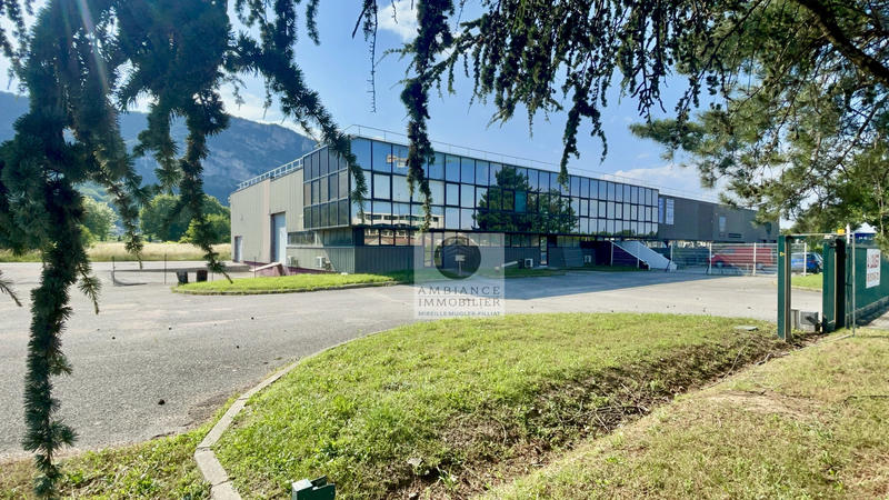 Local commercial - 627 m²