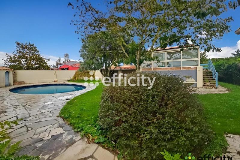 Maison - 200 m² - 6 pièces