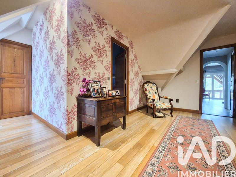 Maison - 213 m² - 7 pièces