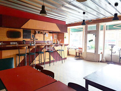 Maison - 300 m² - 8 pièces