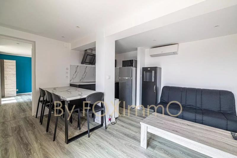 Maison - 240 m² - 8 pièces