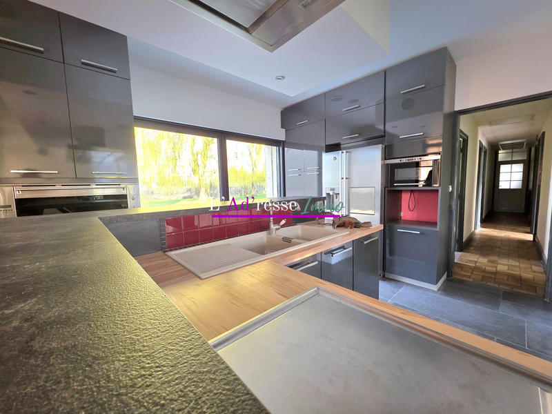 Maison - 169 m² - 8 pièces