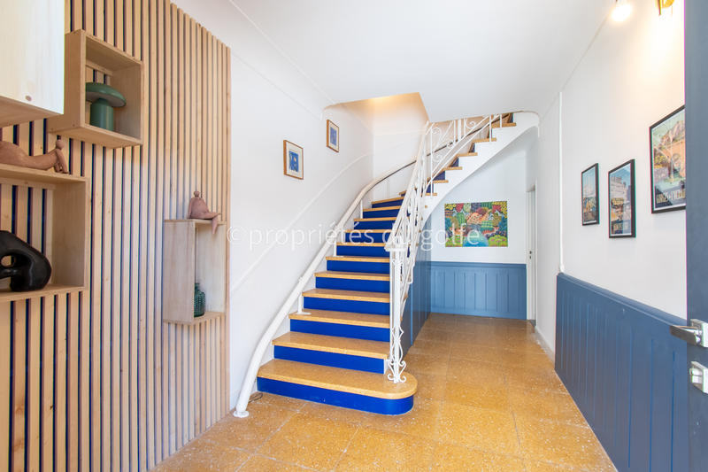 Maison - 189 m² - 5 pièces