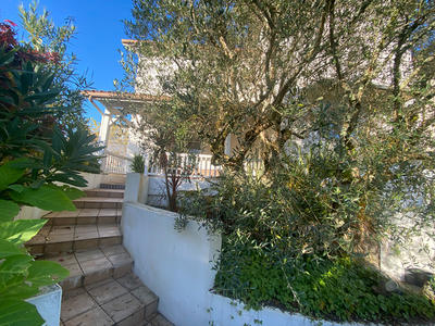 Maison - 212 m² - 8 pièces