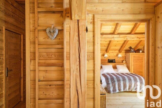 Maison - 250 m² - 9 pièces