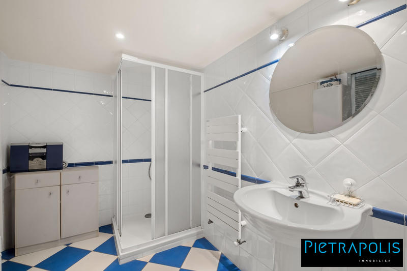 Maison - 210 m² - 5 pièces