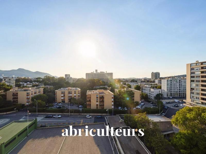 Appartement - 65 m² - 4 pièces