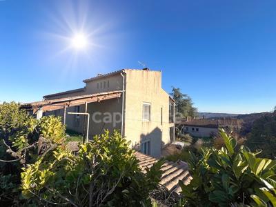 Maison - 222 m² - 7 pièces