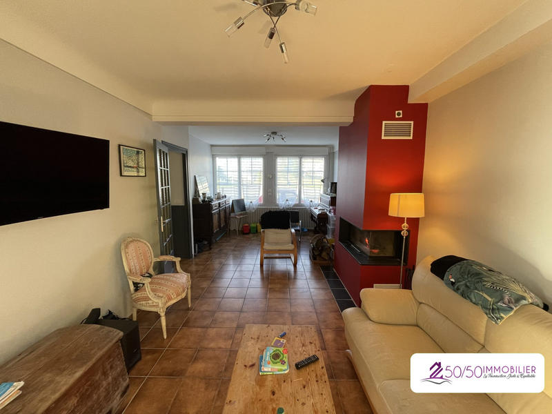 Maison - 184 m² - 9 pièces