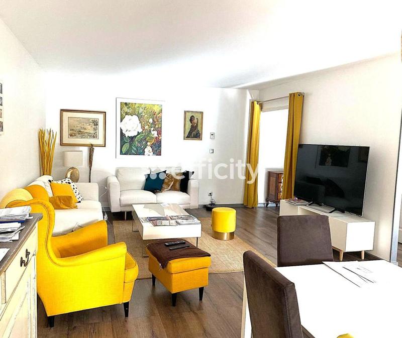 Appartement - 100 m² - 4 pièces