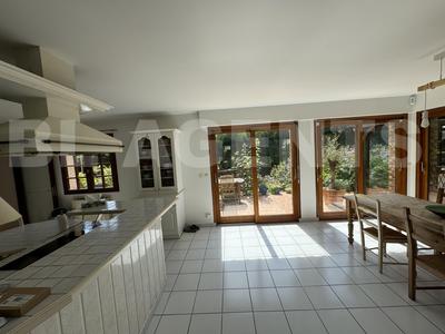 Maison - 193 m² - 6 pièces