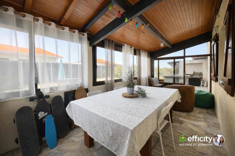 Maison - 105 m² - 4 pièces