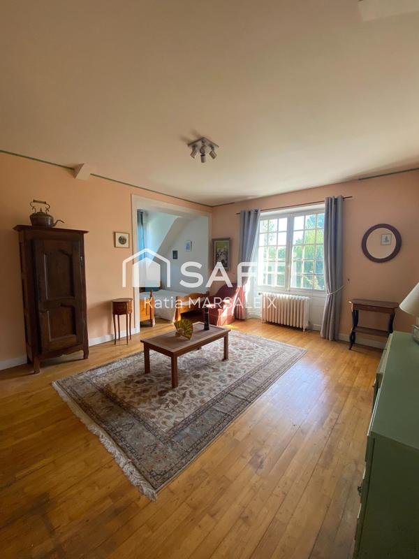 Maison - 239 m² - 9 pièces