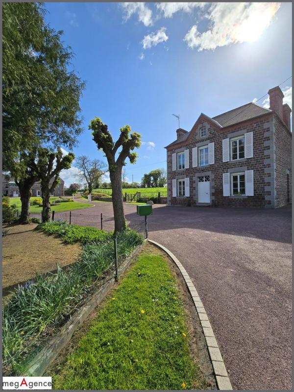 Maison - 350 m² - 17 pièces