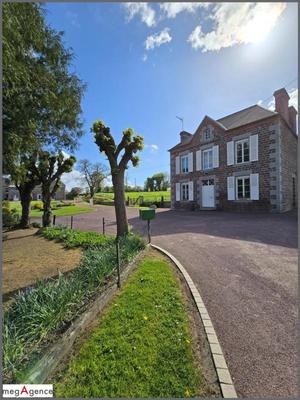 Maison - 350 m² - 17 pièces