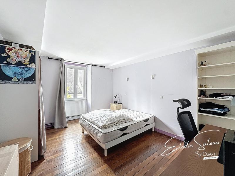 Maison - 166 m² - 8 pièces