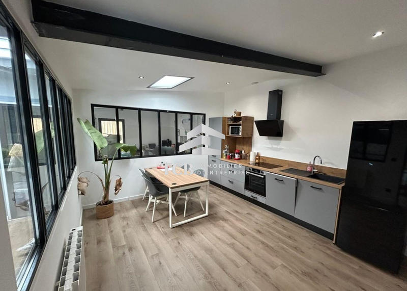 Local d'activités - 294 m²