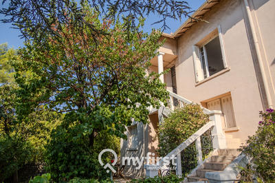 Maison - 202 m² - 6 pièces