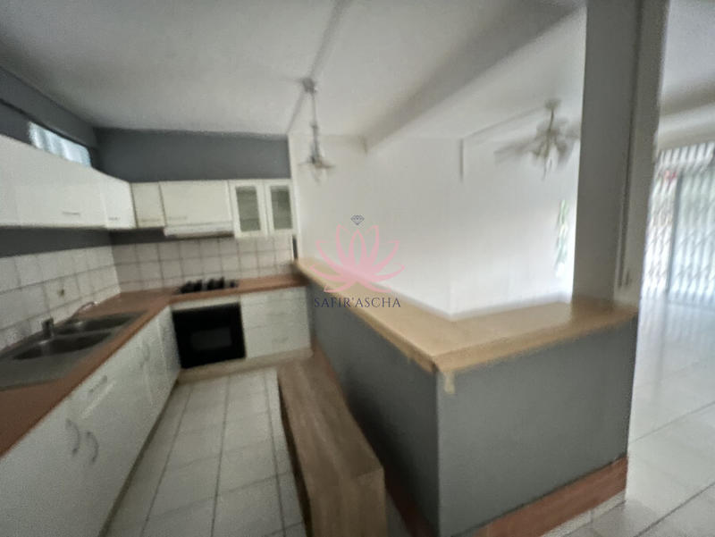 Maison - 330 m² - 13 pièces