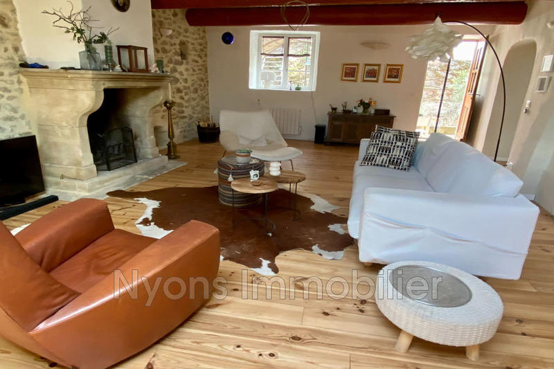 Maison de village - 375 m² - 10 pièces