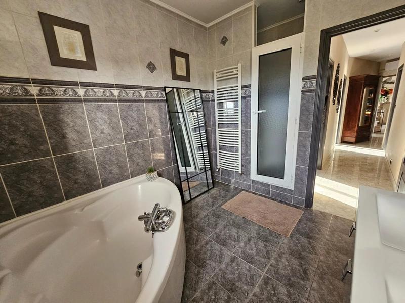 Propriété - 545 m² - 12 pièces