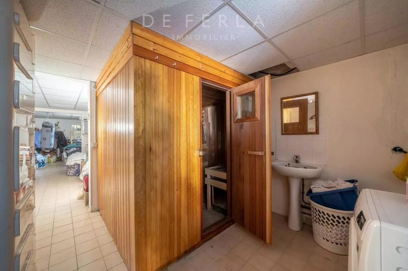 Villa - 357 m² - 7 pièces