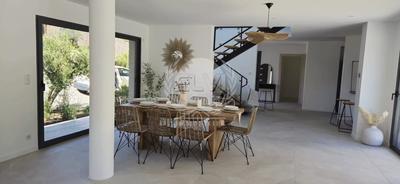 Villa - 250 m² - 5 pièces