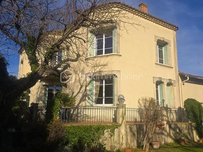 Demeure - 180 m² - 9 pièces