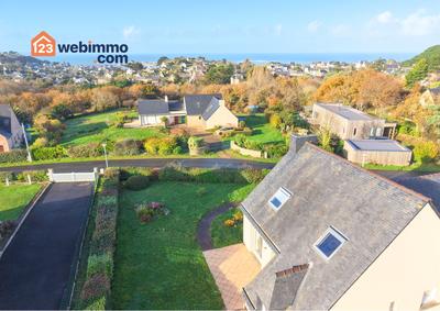 Maison - 95 m² - 5 pièces