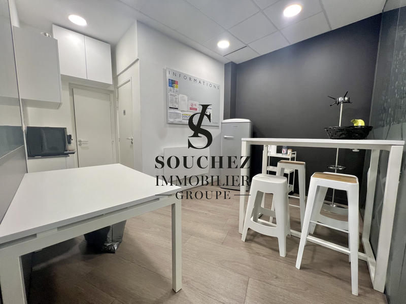 Bureau - 187 m² - 6 pièces