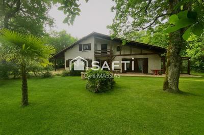 Maison - 170 m² - 8 pièces