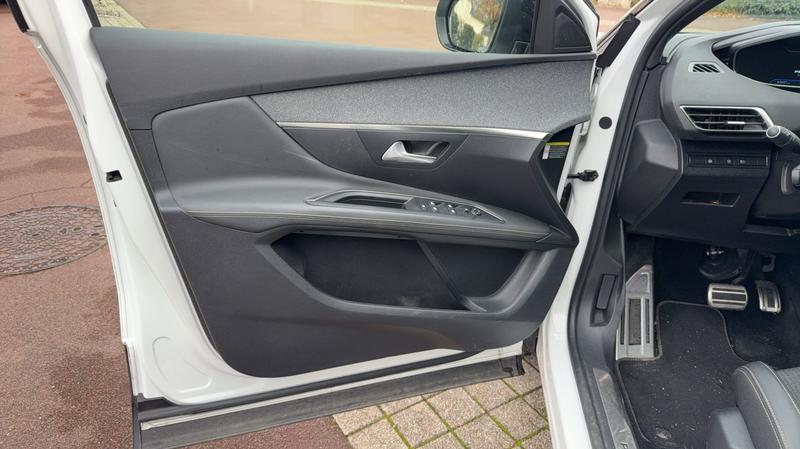 Peugeot 3008 1.6 Thp 225 Hybride e-Eat8 Gt Line