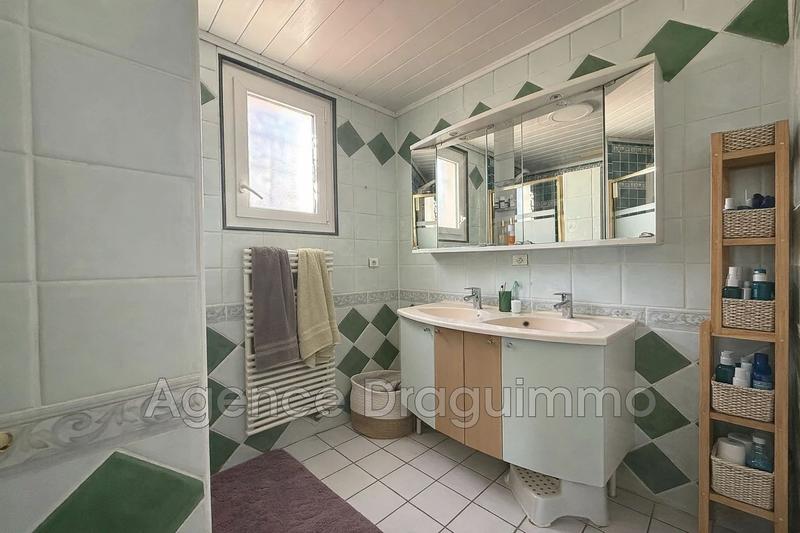 Villa - 140 m² - 8 pièces