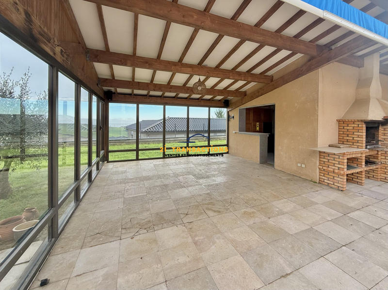 Maison - 220 m² - 8 pièces