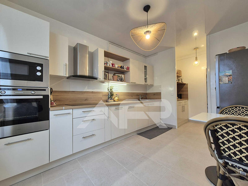 Appartement - 101 m² - 3 pièces