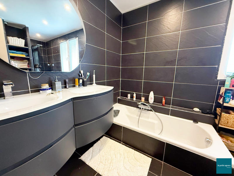 Maison - 170 m² - 7 pièces