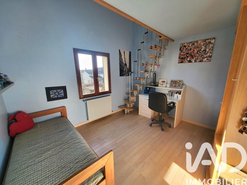 Maison - 180 m² - 8 pièces